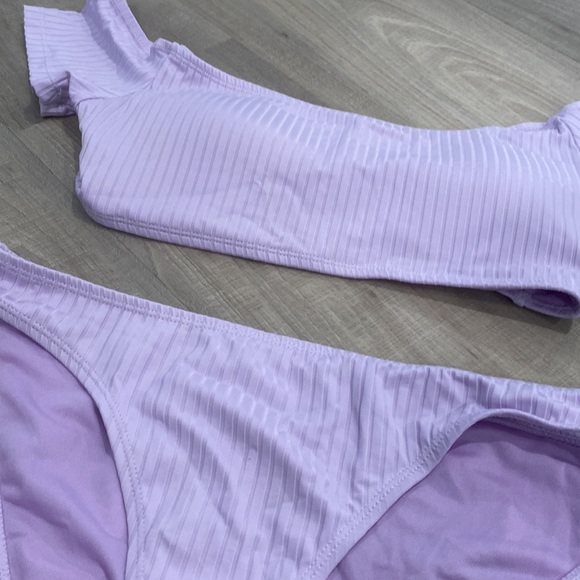 Beautiful two piece from Cabana del Sol - Picture 2 of 4